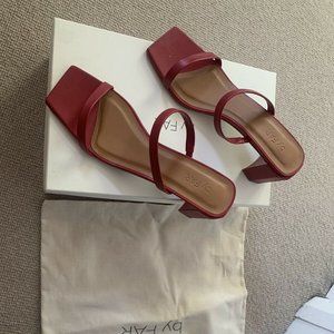 By far tanya Sandals US 8